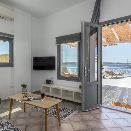 Seaside Nest Apartment Adamantas (Milos)