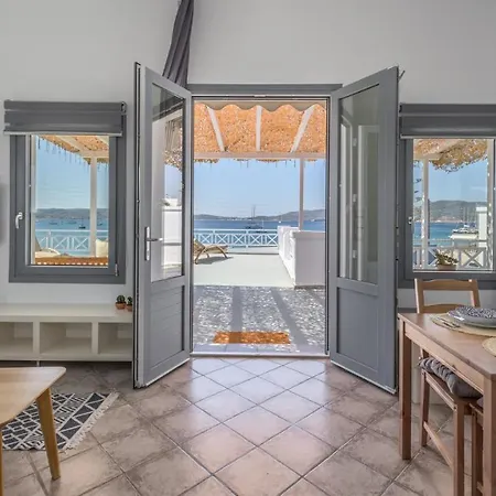 Seaside Nest Adamantas (Milos)